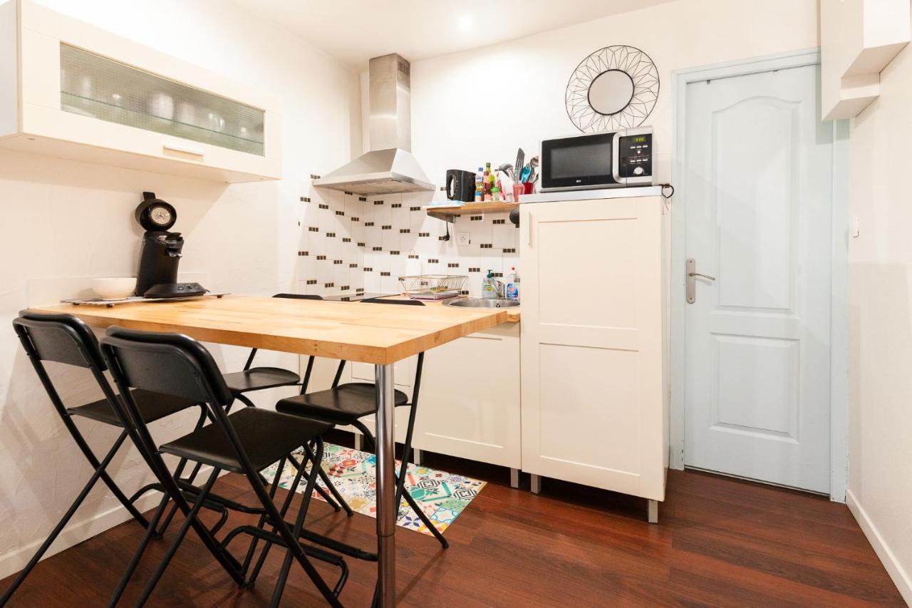 La Parenthese Appartement Familial - Centre-Ville - Calme - Wifi - T2 瓦讷 外观 照片